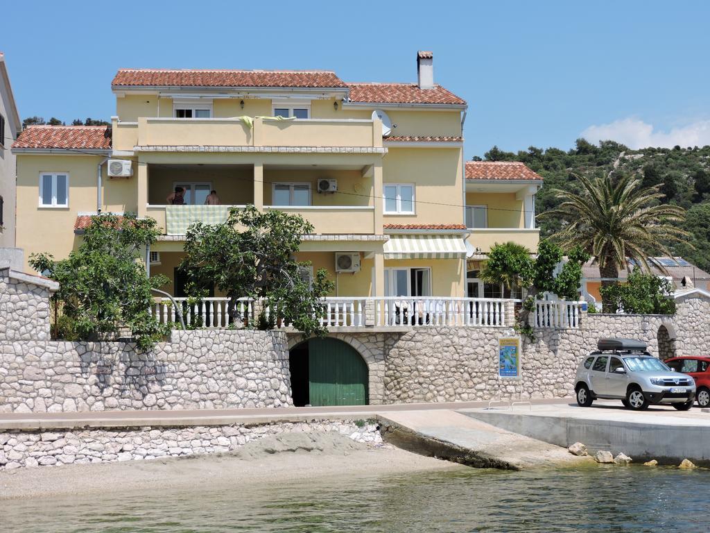 Captain'S Apartment Barbat na Rabu Εξωτερικό φωτογραφία