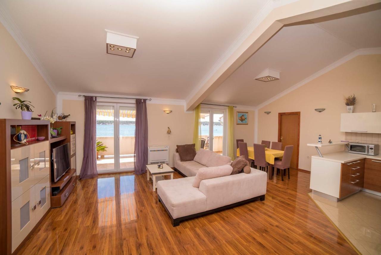 Captain'S Apartment Barbat na Rabu Εξωτερικό φωτογραφία