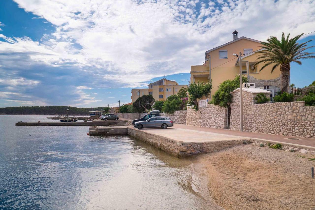 Captain'S Apartment Barbat na Rabu Εξωτερικό φωτογραφία